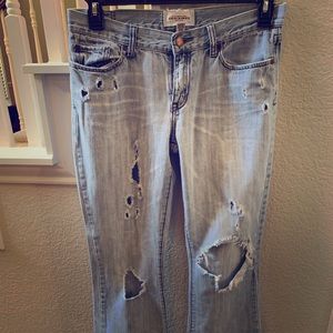 Abercrombie light ripped jeans
